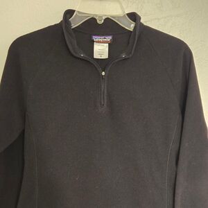 Patagonia Women's Black and Navy Jumper